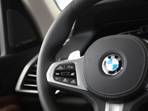 2020xDrive40i  M\b п؅^(q)