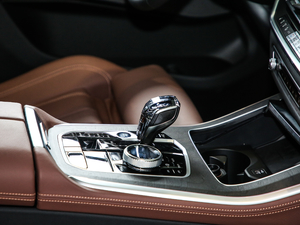 2020xDrive40i M\b п؅^