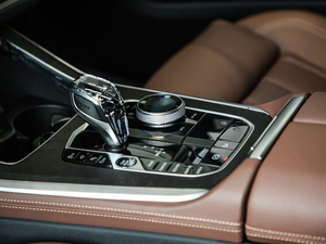 2020xDrive40i M\b п؅^