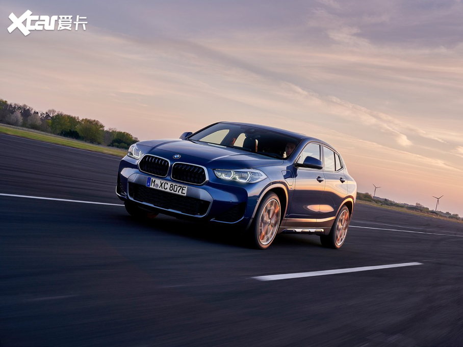 2020RX2(M) xDrive25e