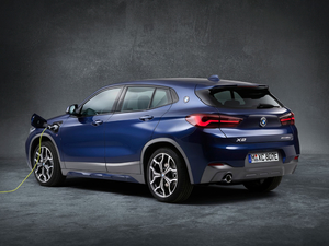 2020款xDrive25e 整体外观