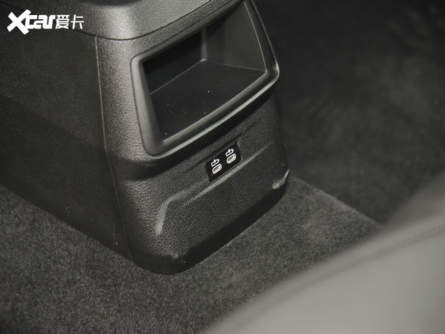 2019R2ϵ๦܇ 220i I