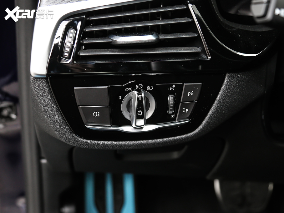 2021R5ϵ(M) 530i Lа M\b