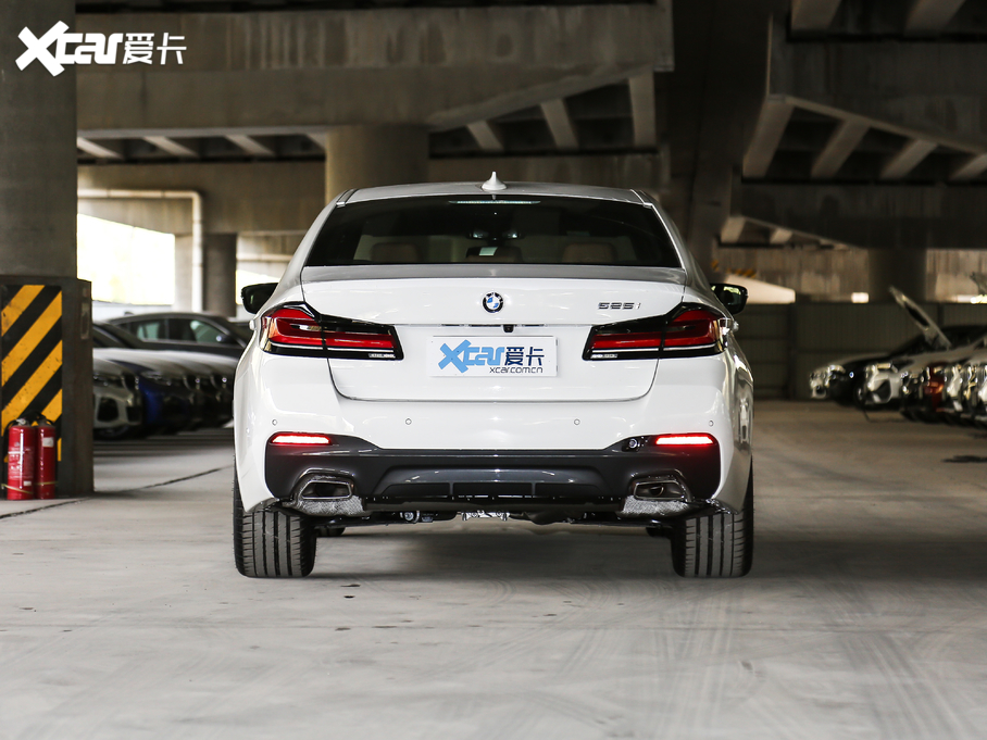 2021R5ϵ(M) 525i M\b