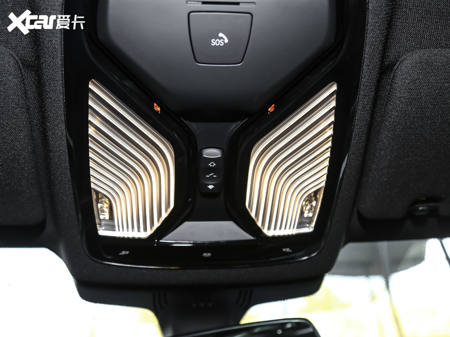 2021R5ϵ(M) 525i M\b