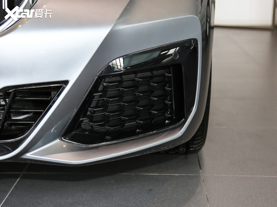 2021R5ϵ(M) 540i Lа M\b