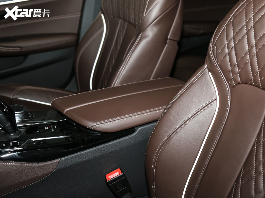 2021R5ϵ(M) 540i Lа M\b