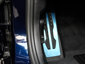 2021530i L(fng)а M\(yn)(dng)b g