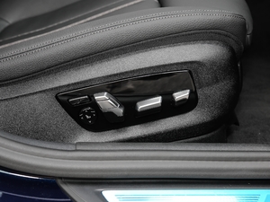 2021530i L(fng)а M\(yn)(dng)b g