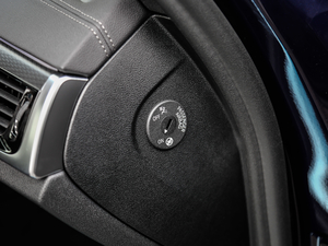 2021530i L(fng)а M\(yn)(dng)b g