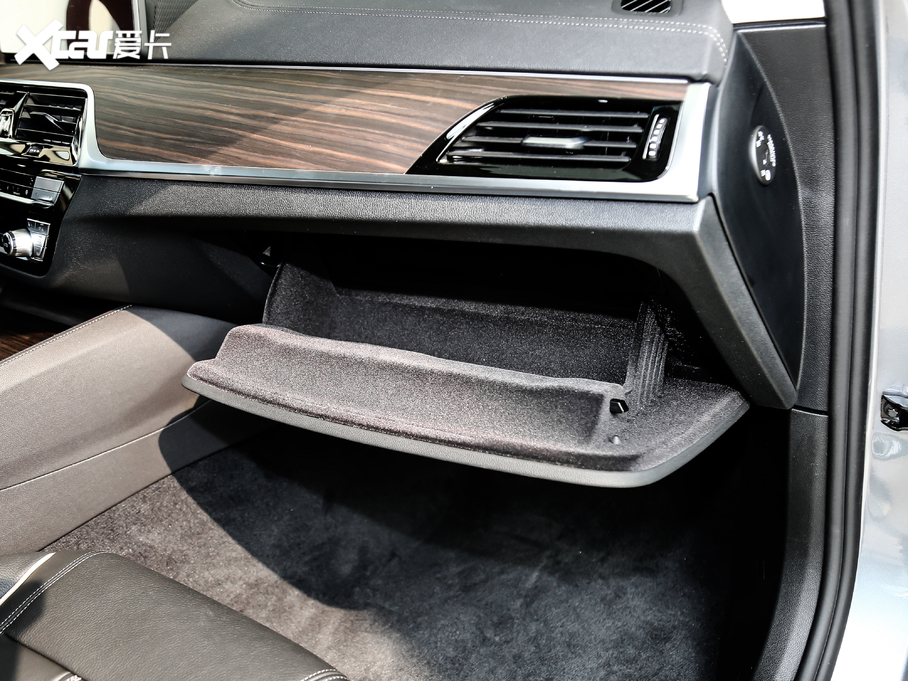 2021R6ϵGT 630i AOӋb