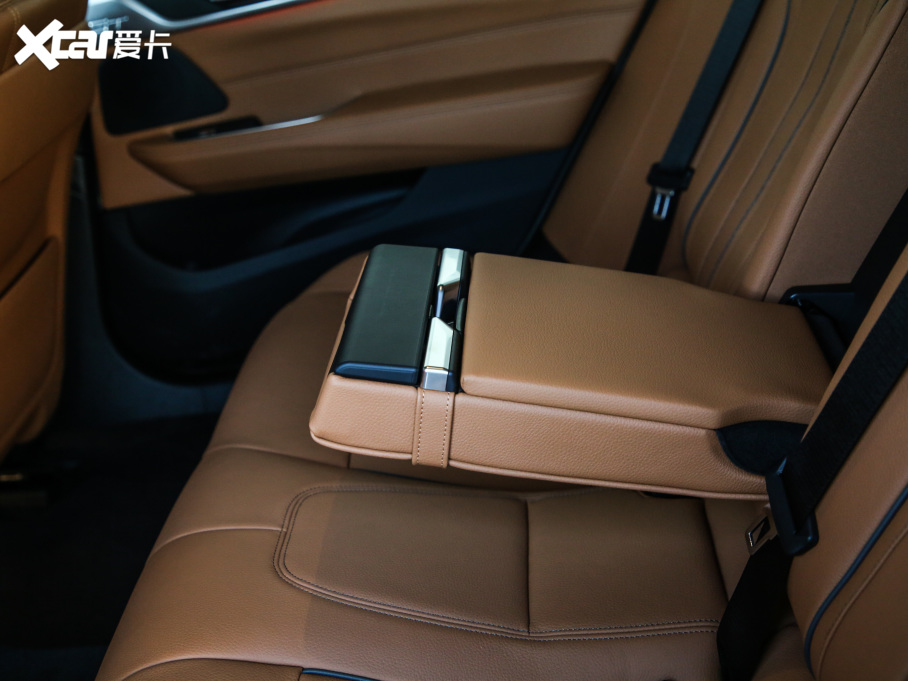 2021R6ϵGT 630i AOӋb