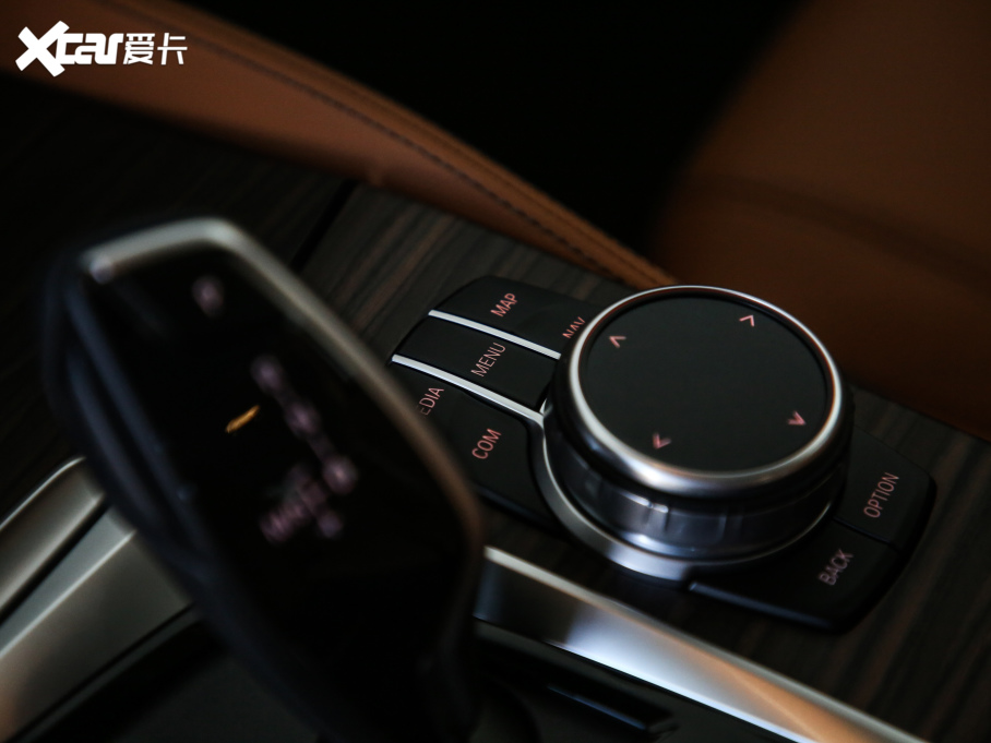 2021R6ϵGT 630i AOӋb