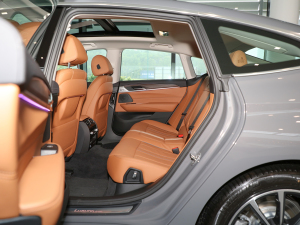 2021Ŀ 630i AOӋb ſg