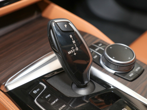 2021Ŀ 630i AOӋb QU