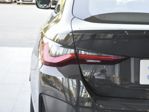 2022425i Gran Coupe M\b ^