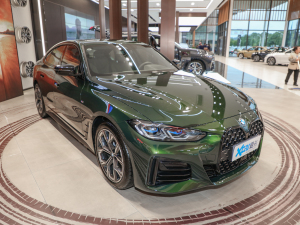 2022款430i Gran Coupe M运动曜夜套装 右前45度