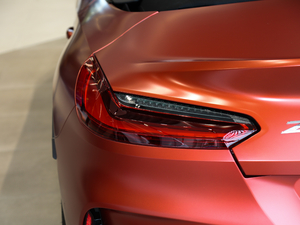 2020sDrive 25i  (x)(ji)^