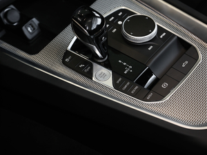 2020sDrive 25i  п؅^