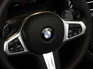 2020sDrive 25i  п؅^