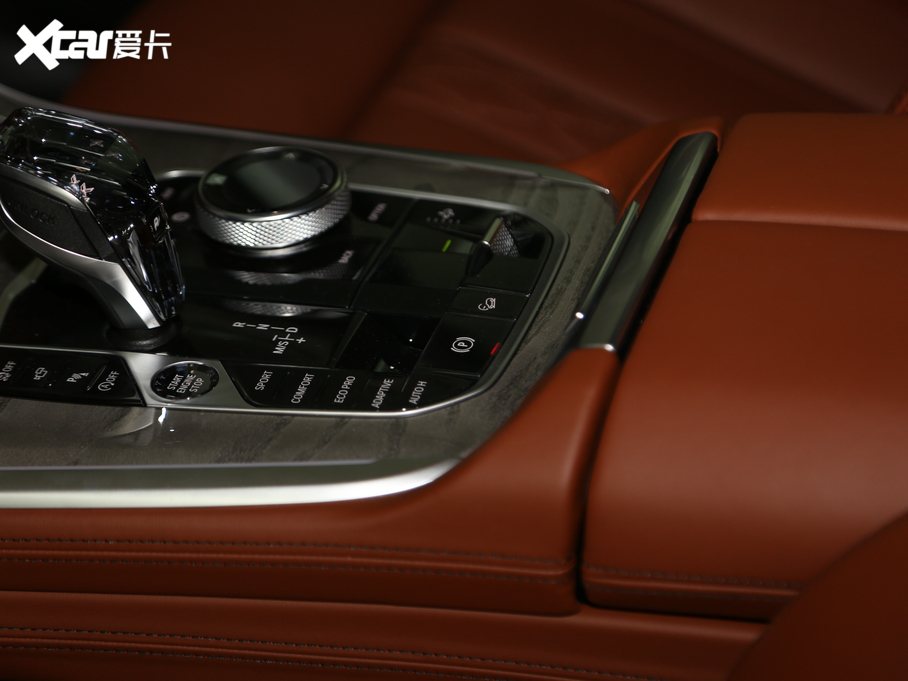 2021RX7 xDrive40i ͺAb