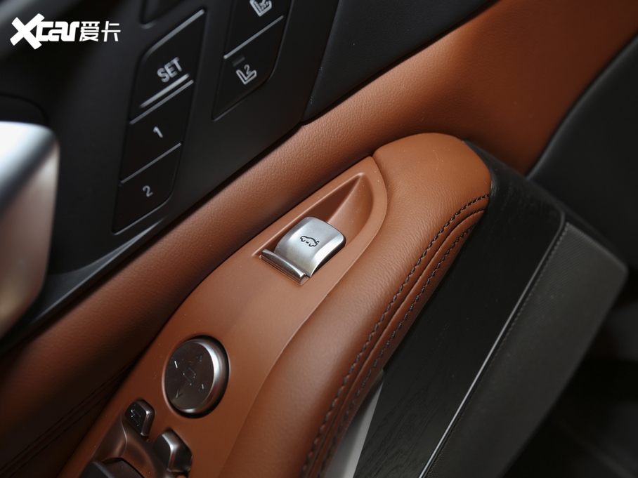 2021RX7 xDrive40i ͺAb