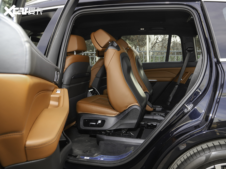 2021RX7 xDrive40i M\b