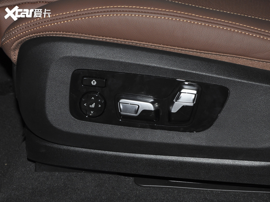 2021RX7 xDrive40i IͺAb