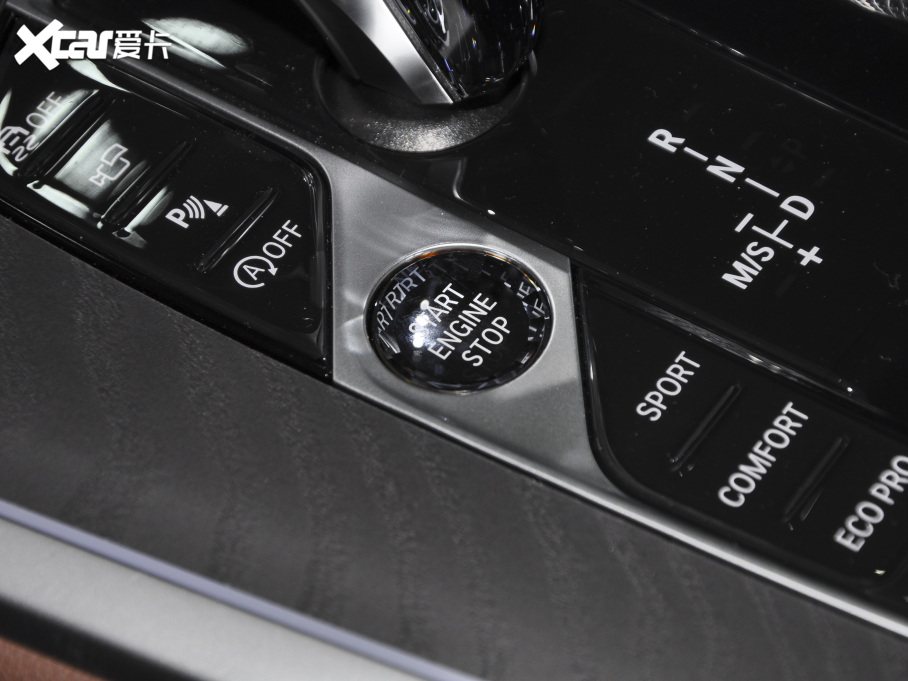 2021RX7 xDrive40i IͺAb