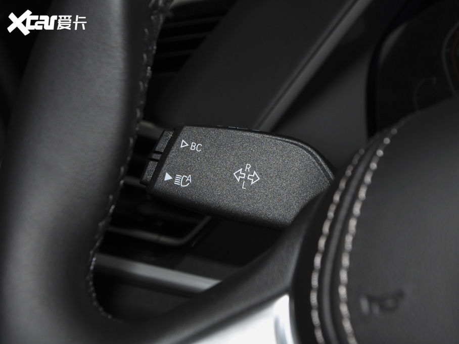 2021RX7 xDrive40i IͺAb