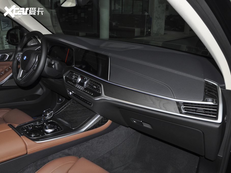 2021RX7 xDrive40i IͺAb