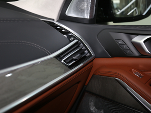 2021xDrive40i ͺAb п؅^(q)