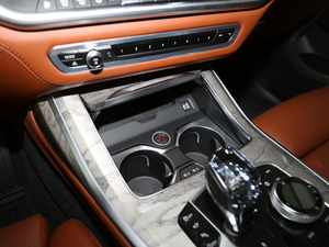 2021xDrive40i ͺAb п؅^(q)