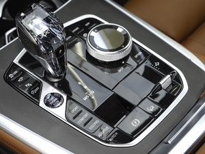 2021xDrive40i M\b п؅^