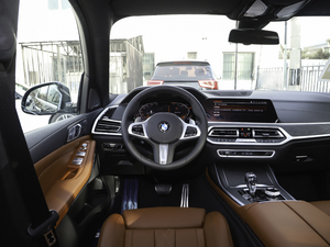 2021xDrive40i M\b п؅^