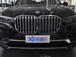 2021xDrive40i IͺAb оW