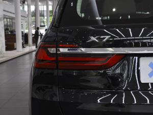 2021xDrive40i IͺAb ^