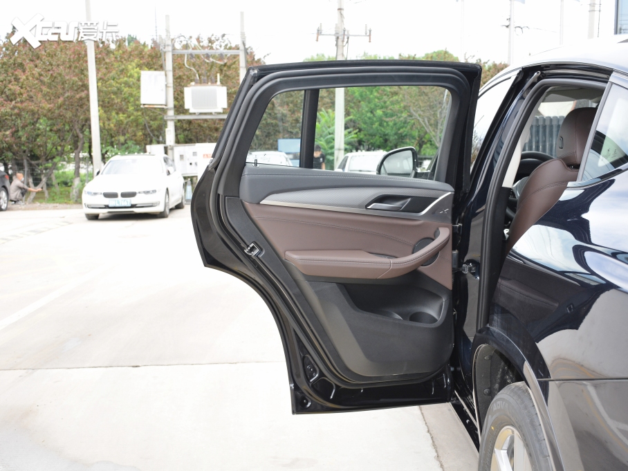 2021RX4 Ŀ xDrive 25i M\b