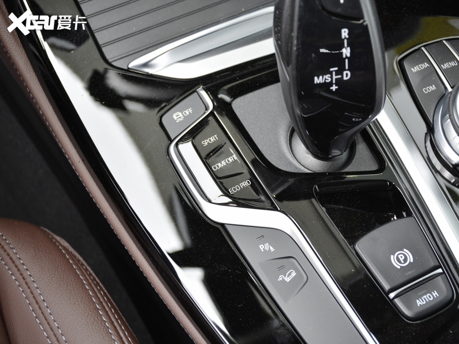 2021RX4 Ŀ xDrive 25i M\b