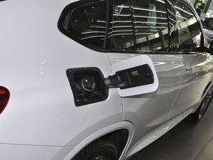 2021xDrive 25i M\b ^