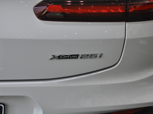 2021xDrive 25i M\b ^