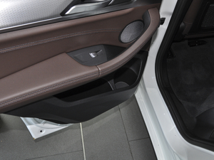 2021xDrive 25i M\(yn)(dng)b g