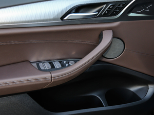 2021xDrive 25i M\ҹb g