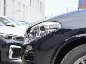 2021Ŀ xDrive 25i M\b ^