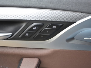 2021Ŀ xDrive 25i M\b g