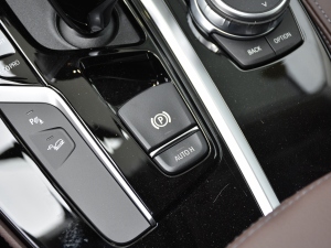 2021Ŀ xDrive 25i M\b v܇Ƅ