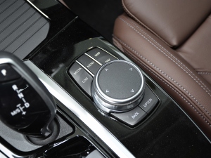 2021Ŀ xDrive 25i M\b п؅^