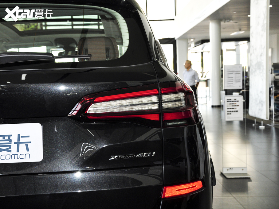 2021RX5(M) xDrive40i M\b