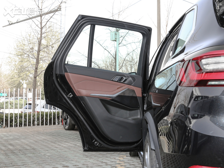 2021RX5(M) xDrive30i XOӋb