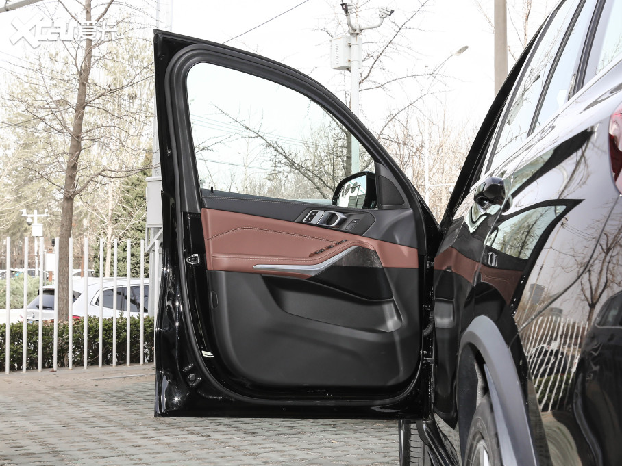 2021��RX5(�M��) xDrive30i X�OӋ���b